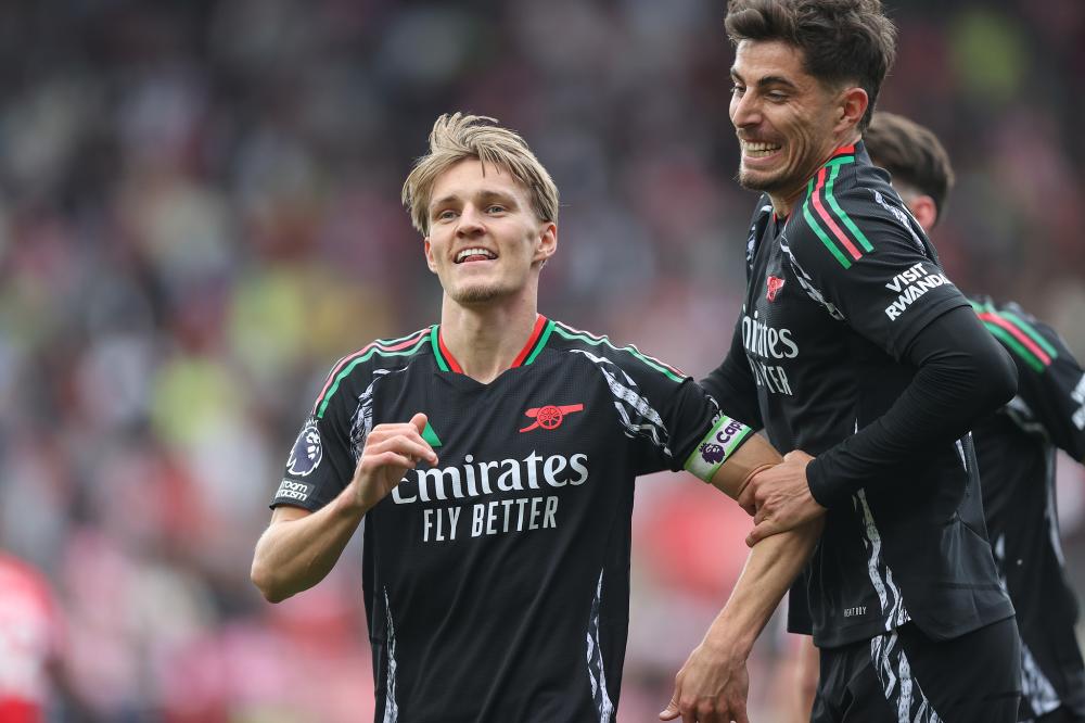 乱战高手！张宁13中7得到21分7篮板2助攻