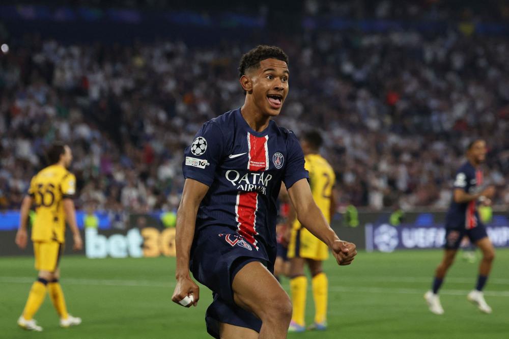 拜仁和曼联有意引进布莱顿中场巴莱巴