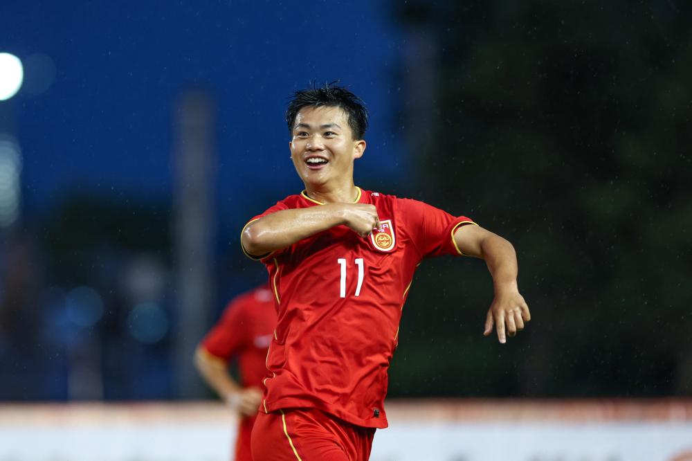 吉文：凯莱赫是欧洲三位最佳门将之一，他始终保持冷静的头脑